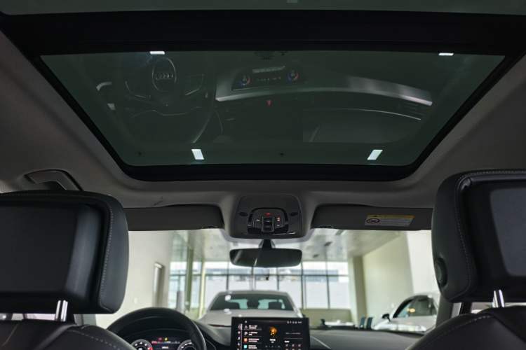 Used Audi A4L 2020 40 TFSI Luxury Dynamic Model Headliner