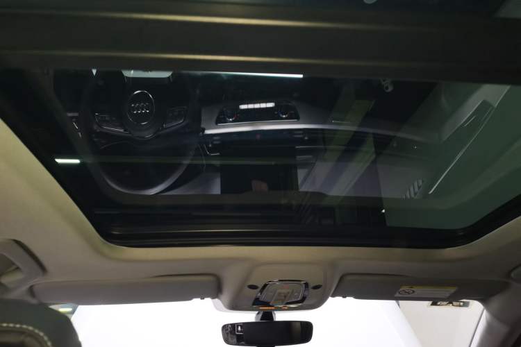 Used Audi A4L 2020 40 TFSI quattro Luxury Dynamic Model Headliner