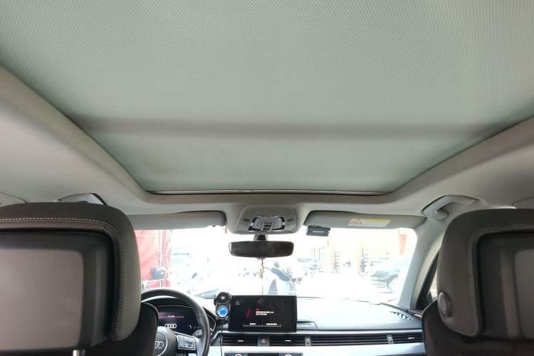 Used Audi A4L 2020 40 TFSI Luxury Dynamic Model Headliner