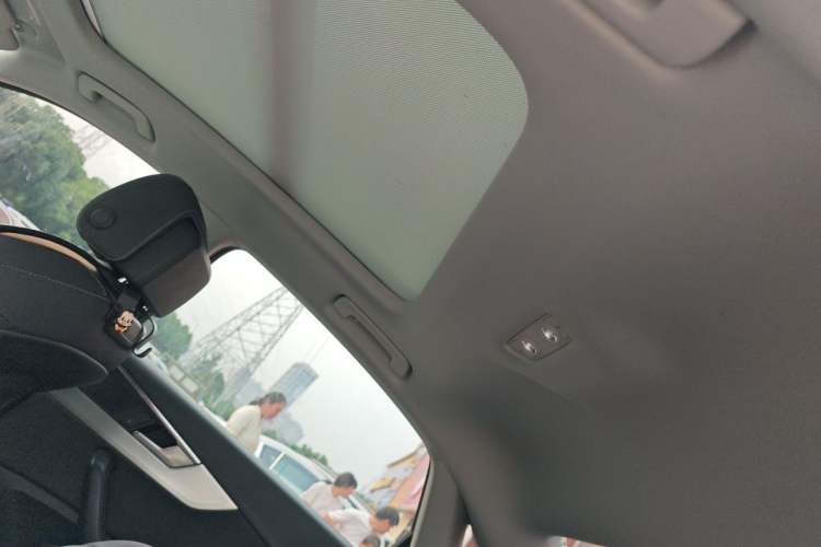 Used Audi A4L 2020 40 TFSI Luxury Dynamic Model Headliner