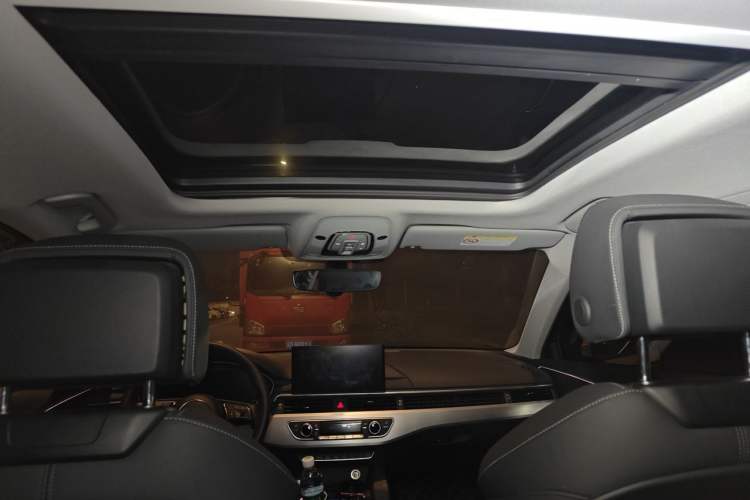 Used Audi A4L 2020 40 TFSI Luxury Dynamic Model Headliner