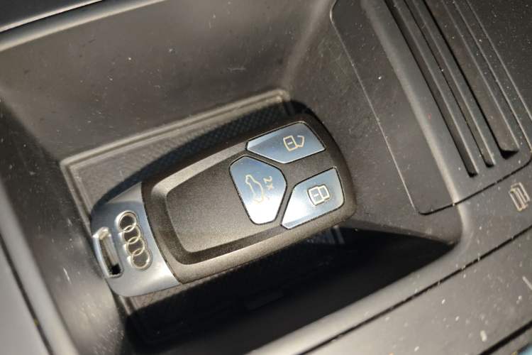 Used Audi A4L 2020 40 TFSI Luxury Dynamic Model Interior 1