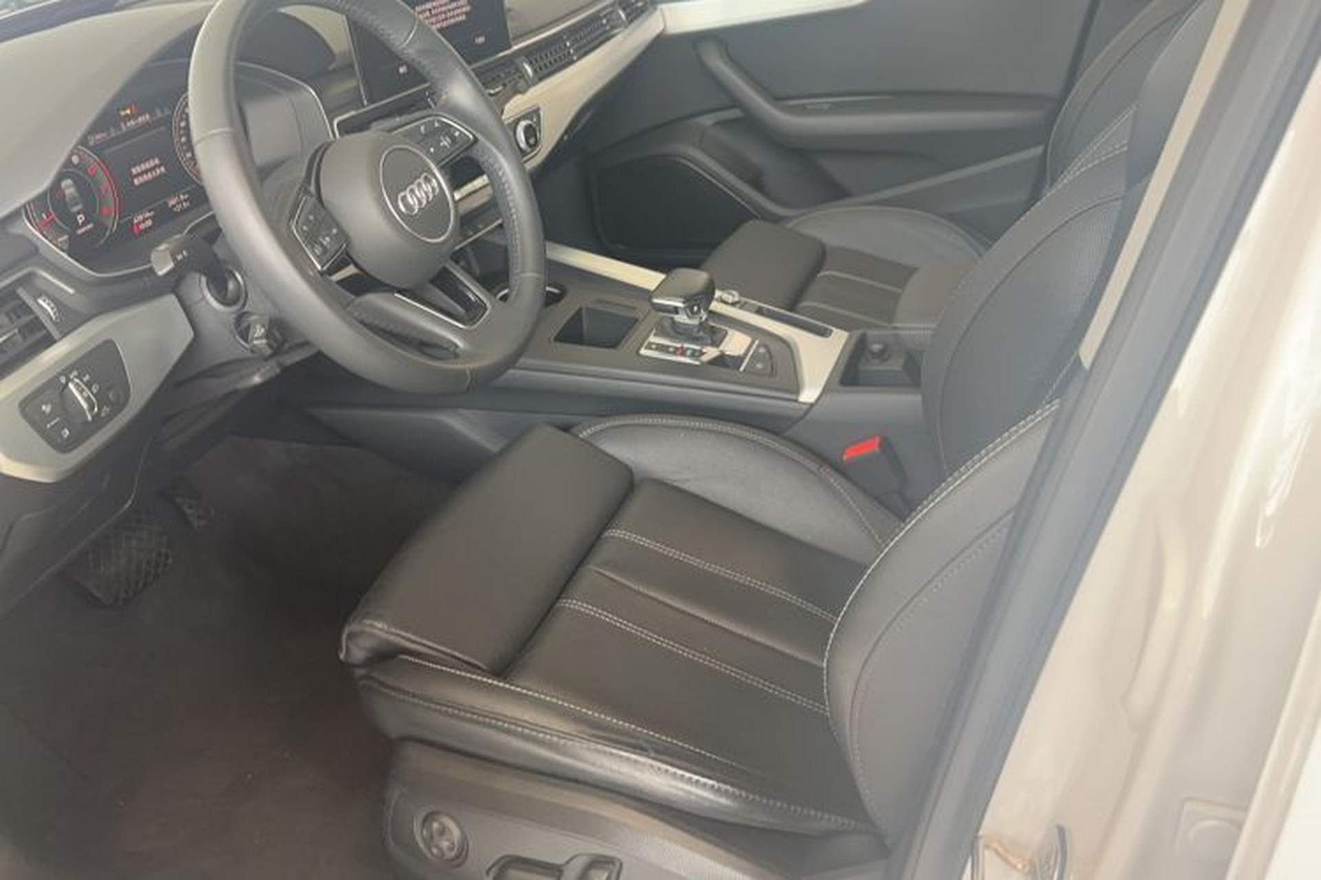 Used Audi A4L 2020 40 TFSI Luxury Dynamic Model Interior 1