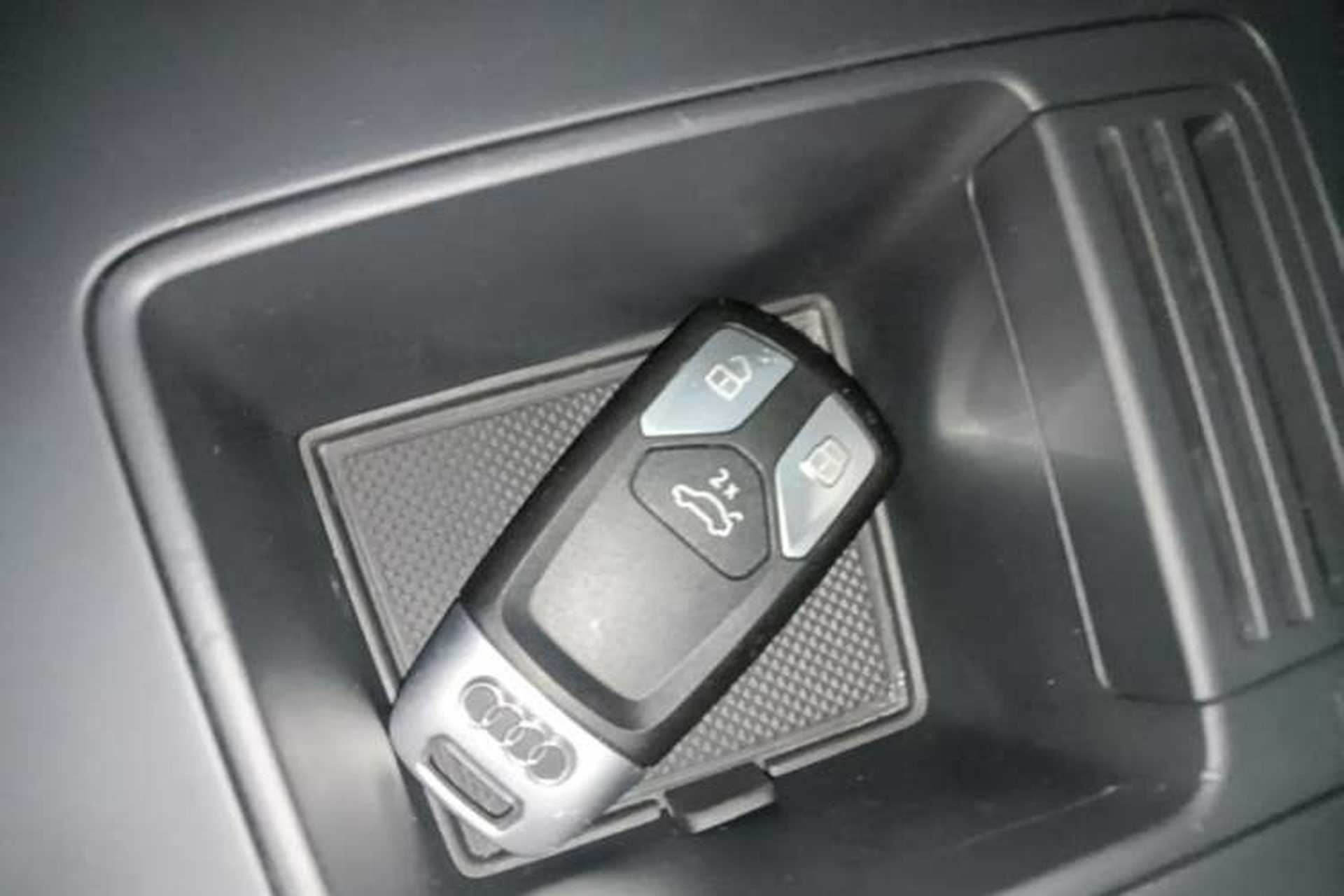 Used Audi A4L 2020 40 TFSI Fashion Dynamic Model Interior 1