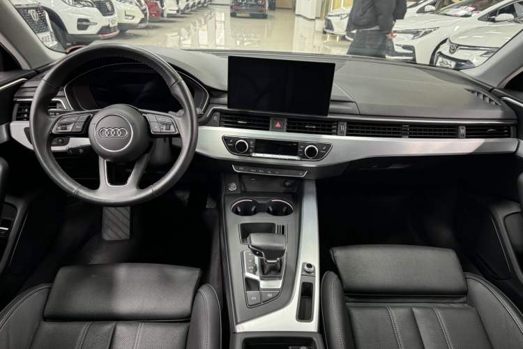 Used Audi A4L 2020 40 TFSI Luxury Dynamic Model Interior 1