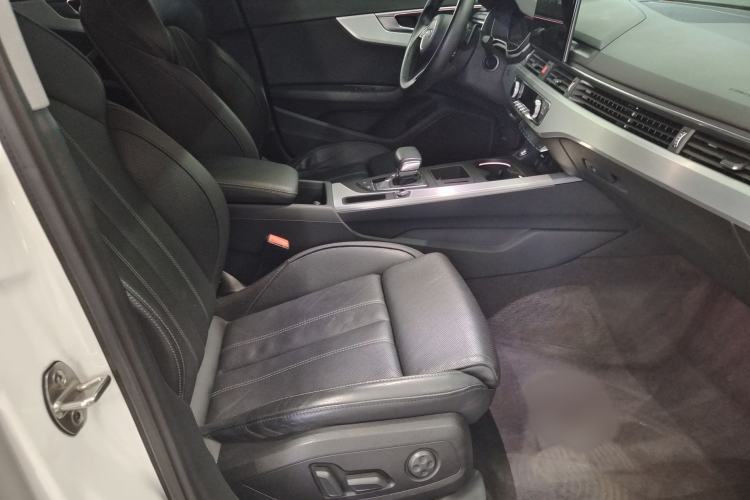 Used Audi A4L 2020 40 TFSI Luxury Dynamic Model Interior 10