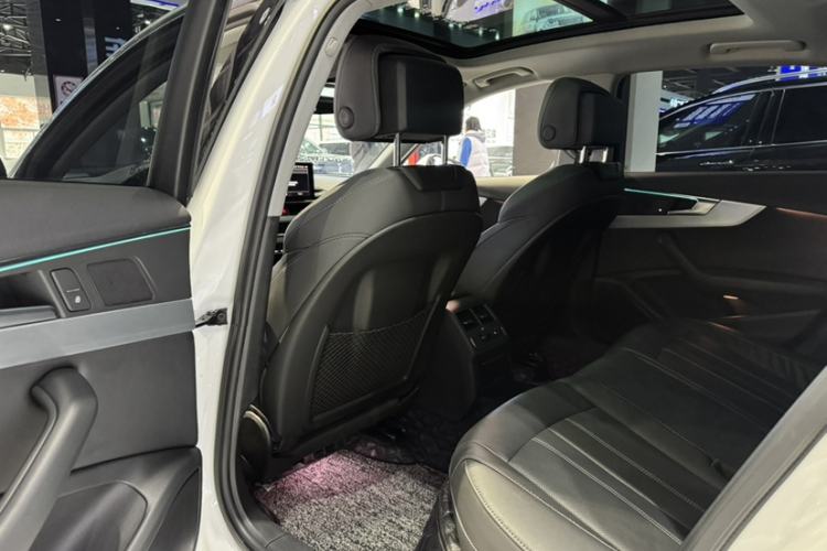 Used Audi A4L 2020 40 TFSI Luxury Dynamic Model Interior 12