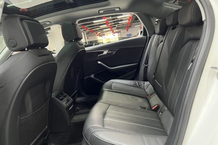 Used Audi A4L 2020 40 TFSI Luxury Dynamic Model Interior 2