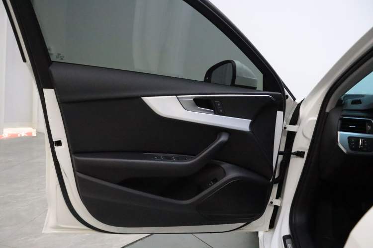 Used Audi A4L 2020 40 TFSI Fashion Dynamic Model Interior 2