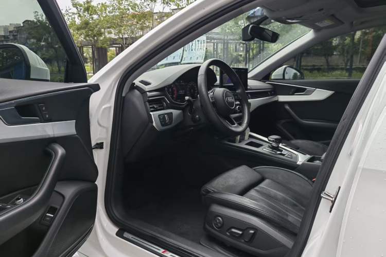 Used Audi A4L 2020 40 TFSI Fashion Dynamic Model Interior 2