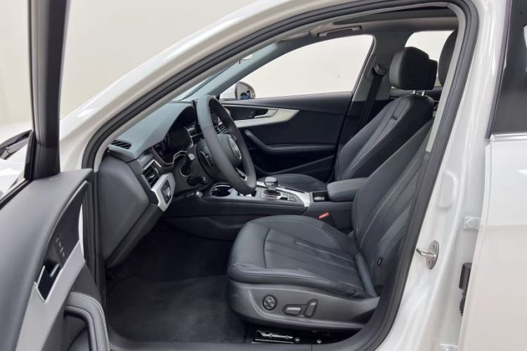 Used Audi A4L 2020 40 TFSI Fashionable and Elegant Model Interior 2
