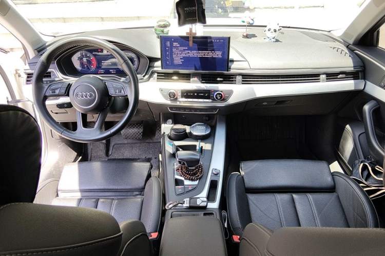 Used Audi A4L 2020 40 TFSI Luxury Dynamic Model Interior 2