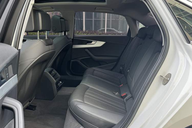 Used Audi A4L 2020 40 TFSI Fashion Dynamic Model Interior 2