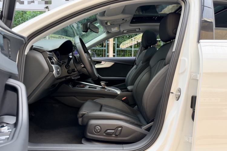 Used Audi A4L 2020 40 TFSI Fashion Dynamic Model Interior 2