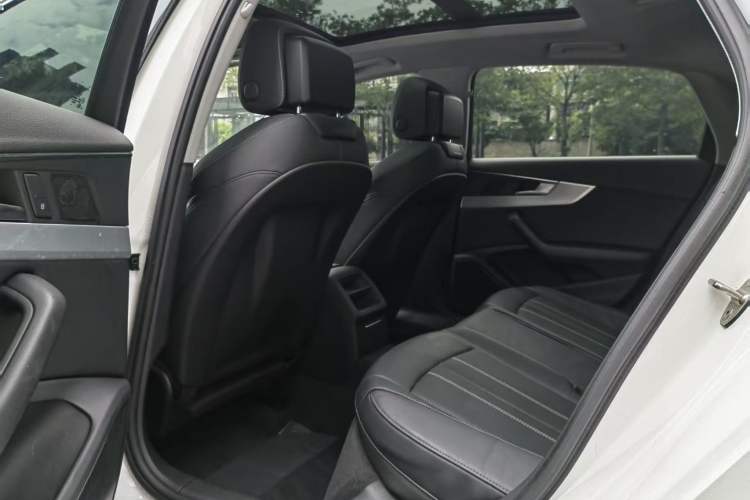 Used Audi A4L 2020 40 TFSI Fashion Dynamic Model Interior 3