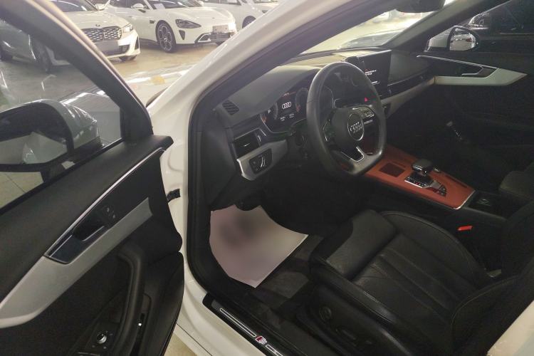 Used Audi A4L 2020 40 TFSI Luxury Dynamic Model Interior 3