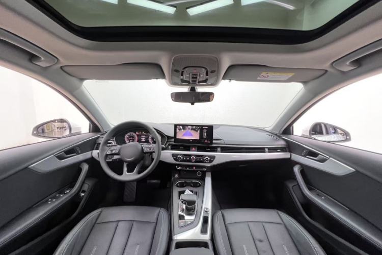 Used Audi A4L 2020 40 TFSI Fashionable and Elegant Model Interior 3