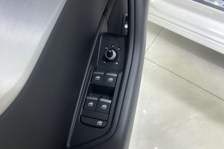 Used Audi A4L 2020 40 TFSI quattro Luxury Dynamic Model Interior 3