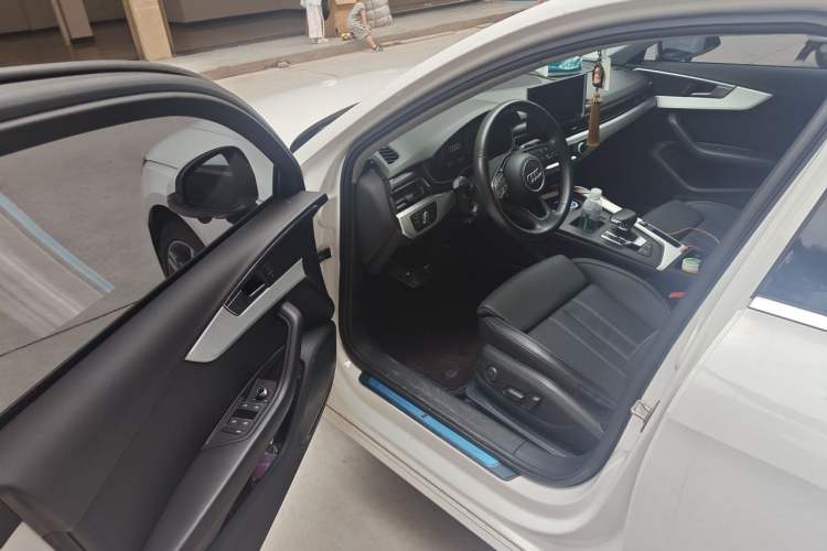 Used Audi A4L 2020 40 TFSI Luxury Dynamic Model Interior 3