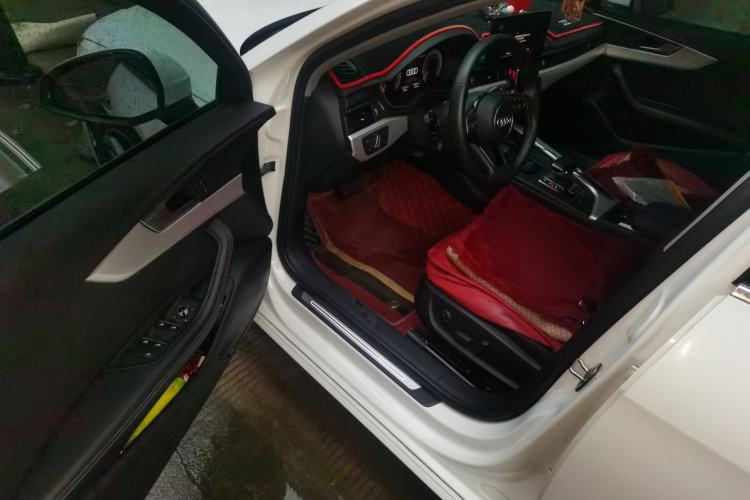 Used Audi A4L 2020 40 TFSI Fashionable and Elegant Model Interior 3
