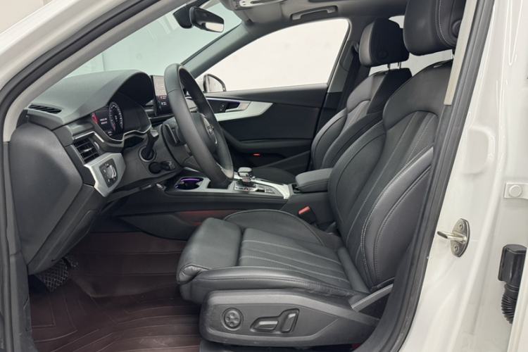 Used Audi A4L 2020 40 TFSI Luxury Dynamic Model Interior 3