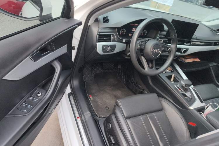 Used Audi A4L 2020 40 TFSI Luxury Dynamic Model Interior 3