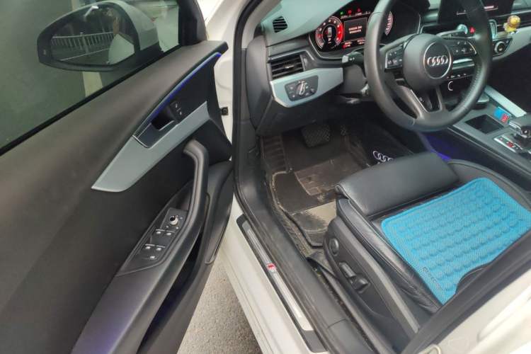 Used Audi A4L 2020 40 TFSI quattro Luxury Dynamic Model Interior 3