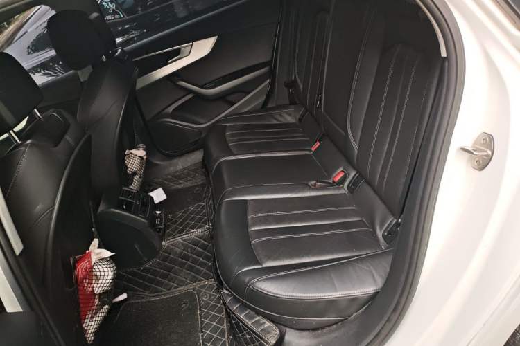 Used Audi A4L 2020 40 TFSI Luxury Dynamic Model Interior 4
