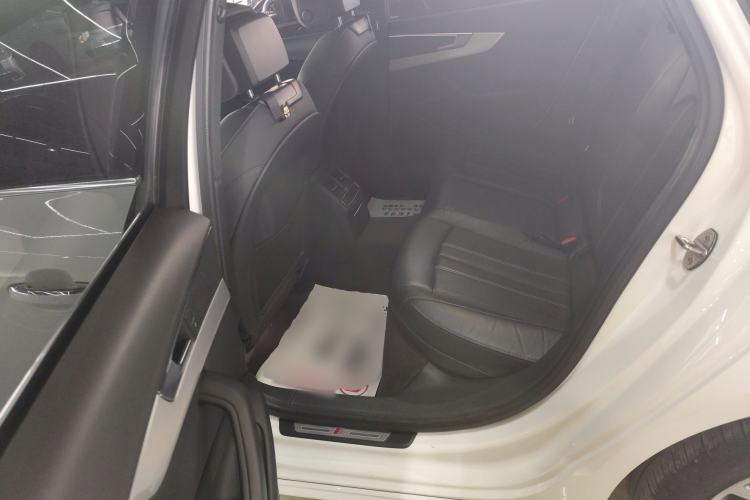 Used Audi A4L 2020 40 TFSI Luxury Dynamic Model Interior 4