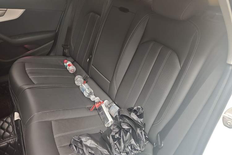 Used Audi A4L 2020 40 TFSI Luxury Dynamic Model Interior 4