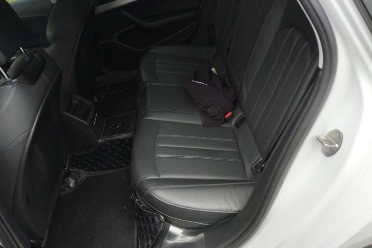 Used Audi A4L 2020 40 TFSI Fashion Dynamic Model Interior 4