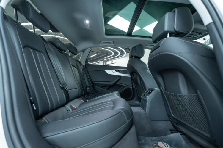 Used Audi A4L 2020 40 TFSI Luxury Dynamic Model Interior 4