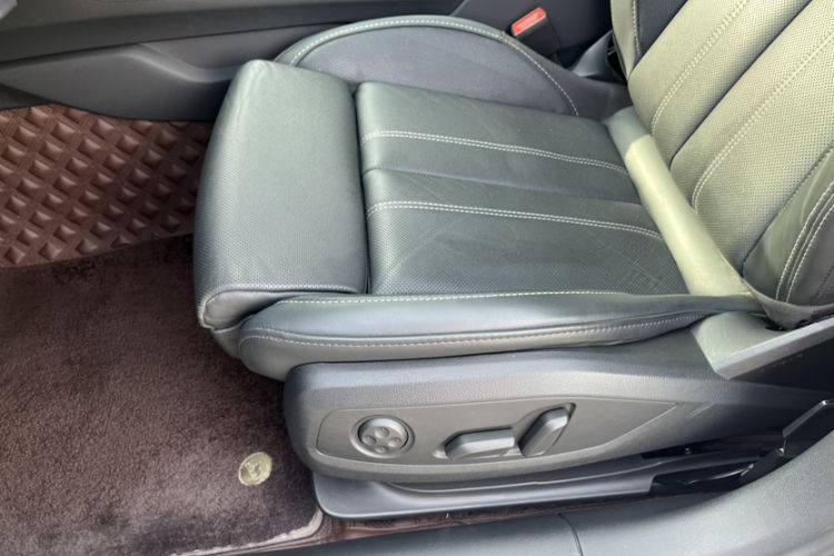 Used Audi A4L 2020 40 TFSI Fashion Dynamic Model Interior 5