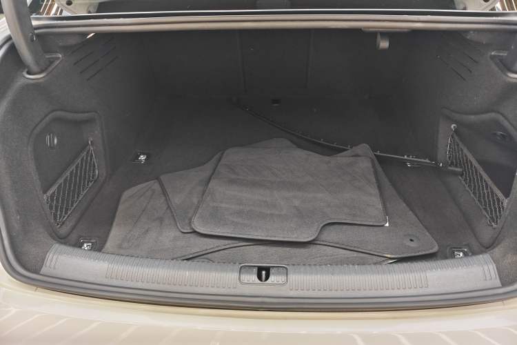 Used Audi A4L 2020 40 TFSI Luxury Dynamic Model Interior 6