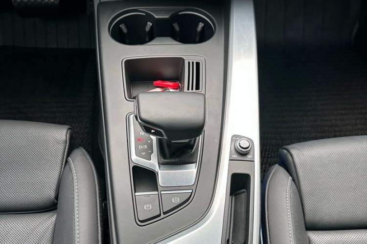 Used Audi A4L 2020 40 TFSI Luxury Dynamic Model Interior 7