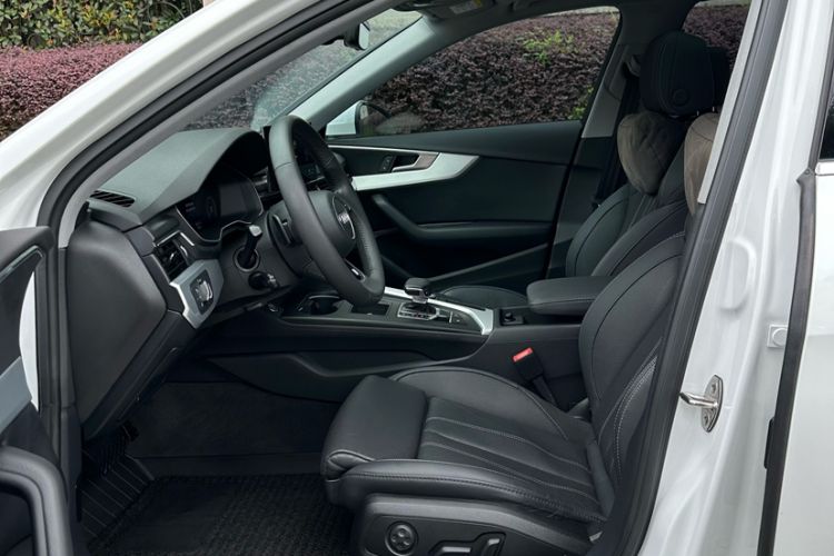 Used Audi A4L 2020 40 TFSI Luxury Dynamic Model Interior 8