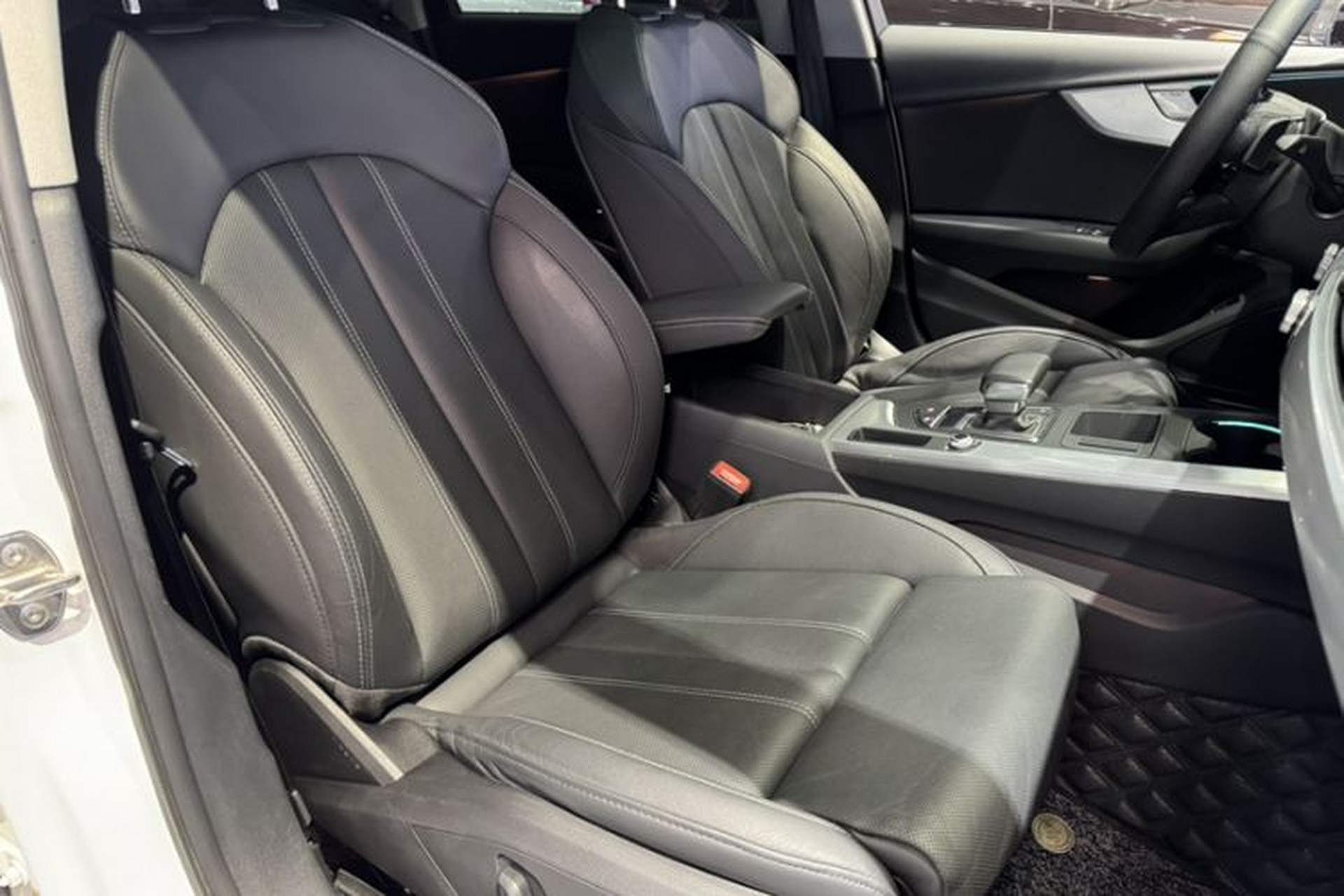Used Audi A4L 2020 40 TFSI Luxury Dynamic Model Interior 9