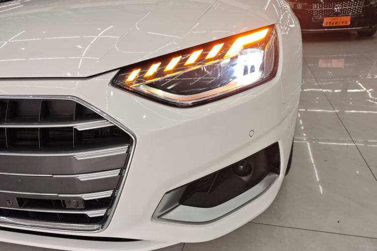 Used Audi A4L 2020 40 TFSI Fashionable and Elegant Model Left Front Headlight