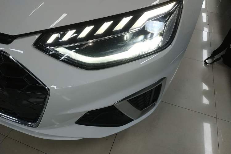 Used Audi A4L 2020 40 TFSI quattro Luxury Dynamic Model Left Front Headlight