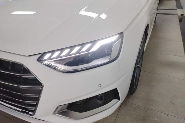 Used Audi A4L 2020 40 TFSI Fashionable and Elegant Model Left Front Headlight