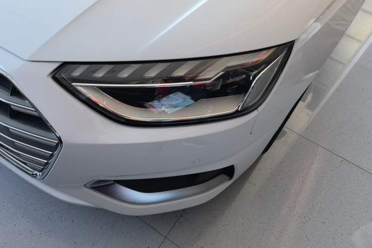 Used Audi A4L 2020 40 TFSI Fashionable and Elegant Model Left Front Headlight