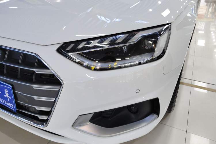 Used Audi A4L 2020 40 TFSI Fashionable and Elegant Model Left Front Headlight