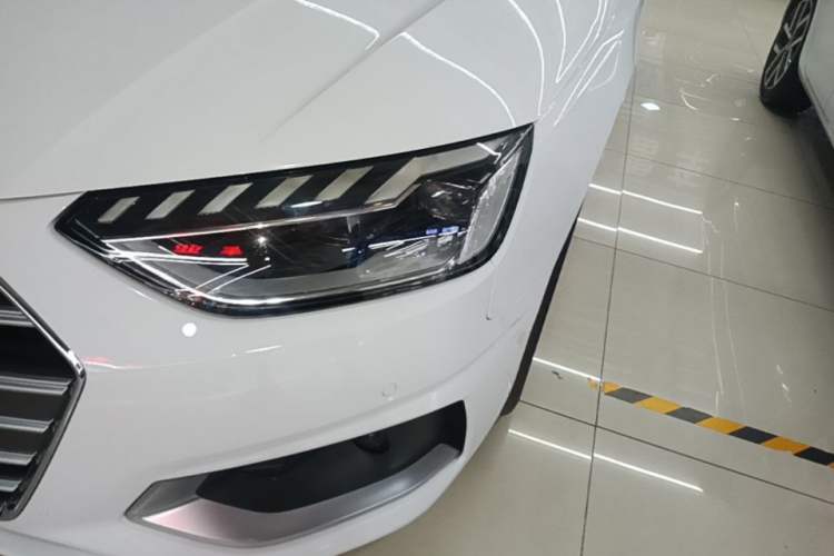 Used Audi A4L 2020 40 TFSI Fashionable and Elegant Model Left Front Headlight