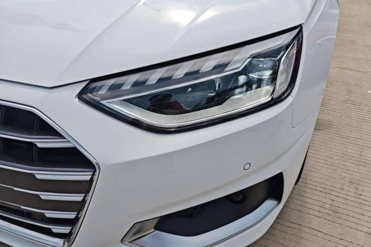 Used Audi A4L 2020 40 TFSI Fashionable and Elegant Model Left Front Headlight