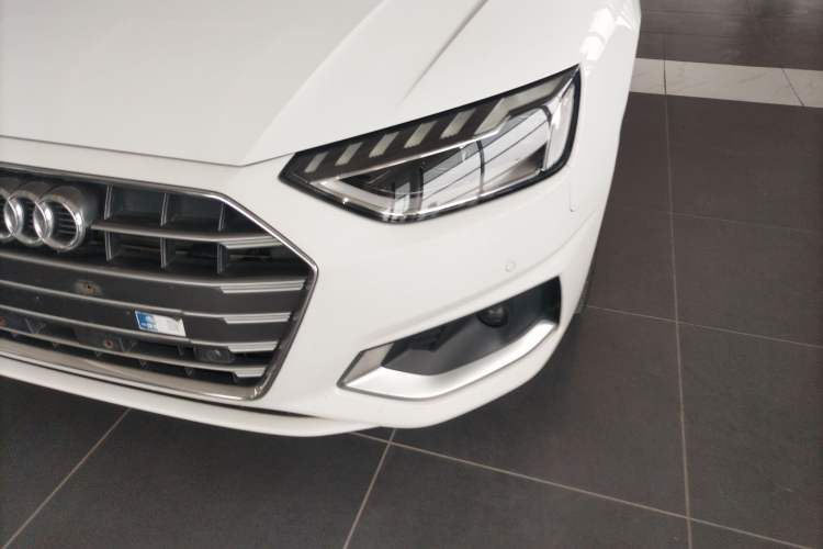 Used Audi A4L 2020 40 TFSI Fashionable and Elegant Model Left Front Headlight