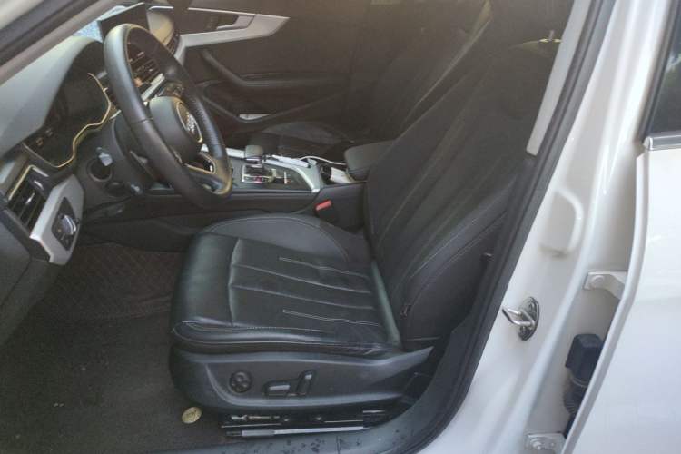 Used Audi A4L 2020 40 TFSI Fashionable and Elegant Model Left Front Seat
