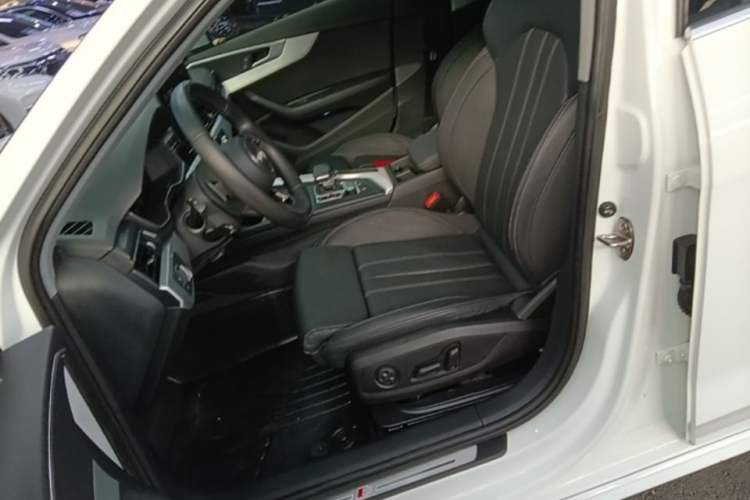 Used Audi A4L 2020 40 TFSI Fashion Dynamic Model Left Front Seat
