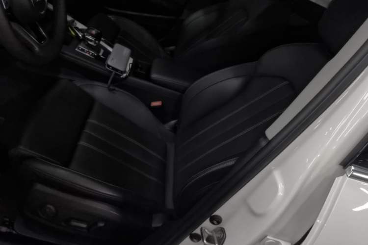 Used Audi A4L 2020 40 TFSI Fashion Dynamic Model Left Front Seat