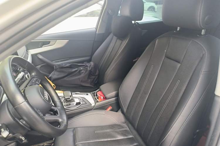 Used Audi A4L 2020 40 TFSI Fashionable and Elegant Model Left Front Seat