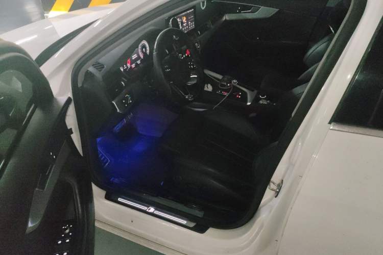 Used Audi A4L 2020 40 TFSI Fashion Dynamic Model Left Front Seat
